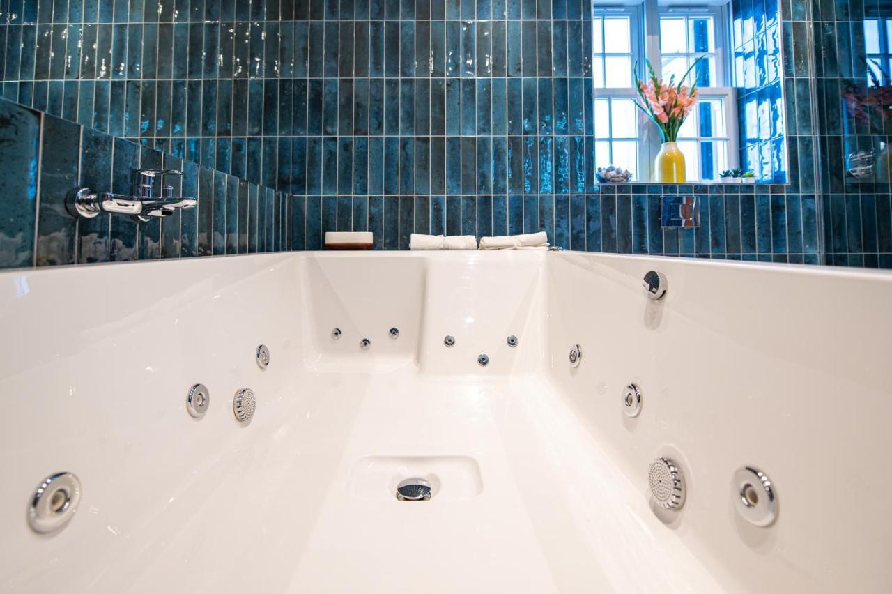 The Nest - Luxury 16 Person Apt W Jacuzzi & Parking 블랙풀 외부 사진